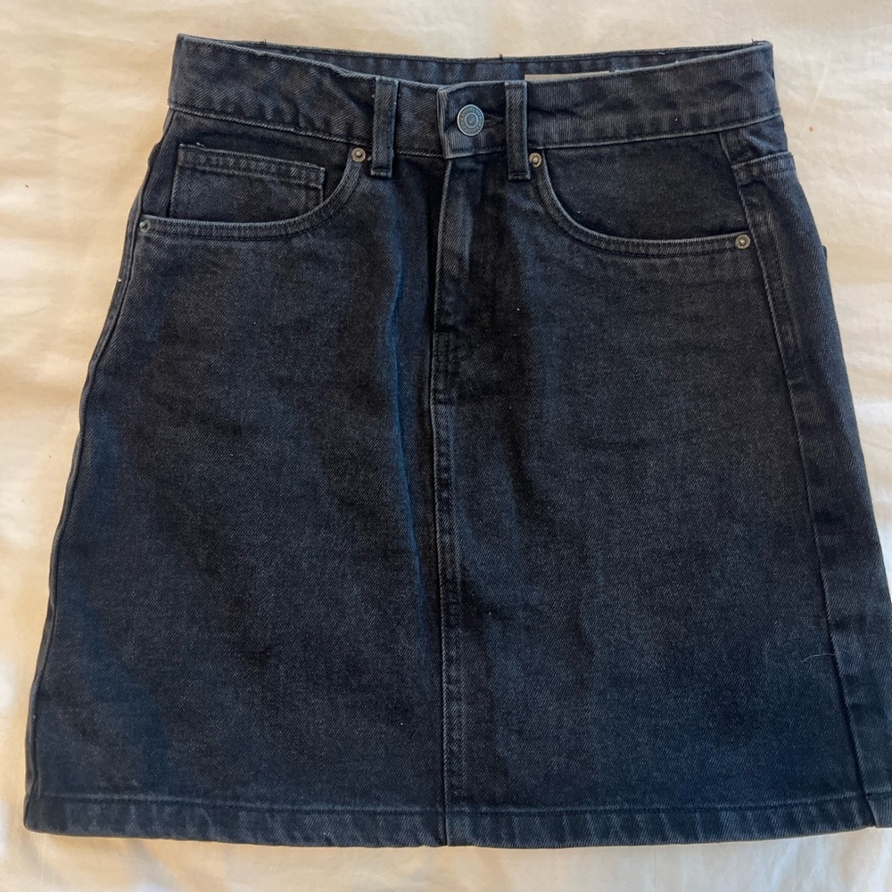 Vera Moda Jean Skirt in size Small.